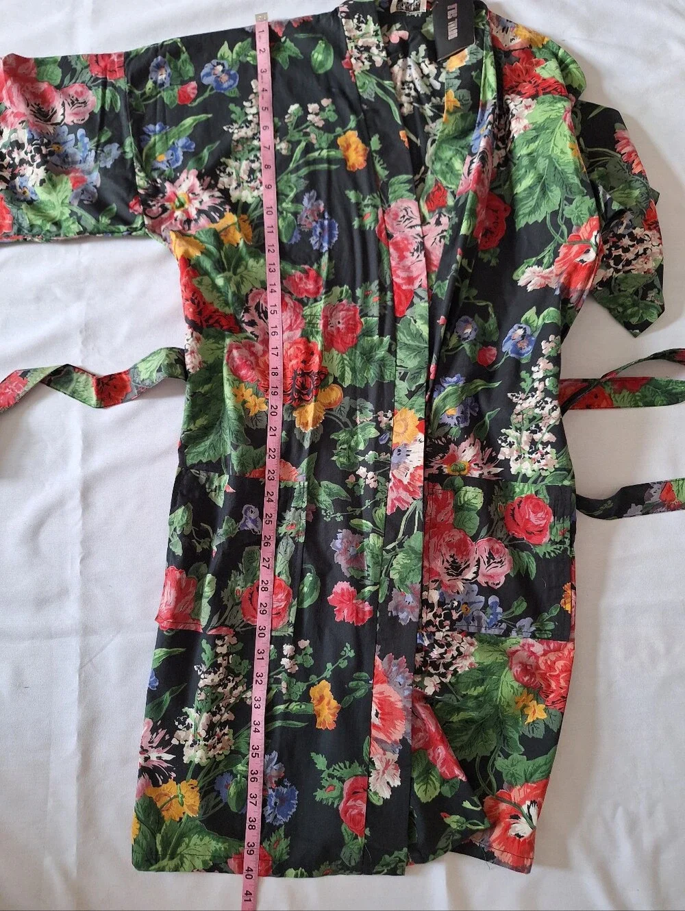 NWT Royal Silk Vintage Floral Black Short Kimono Robe with Tie Waist